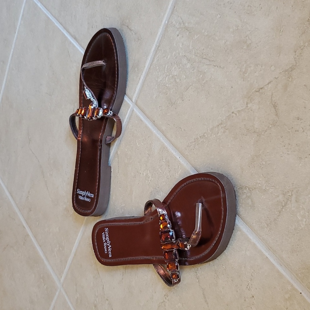 Simply Vera * Bling and bronze flip flops size 8
